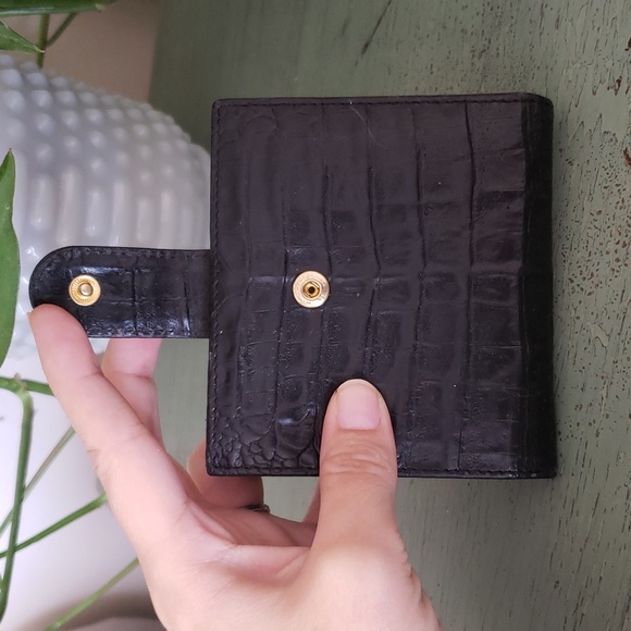 Vintage Valentino Embossed Leather Croc Wallet - Picture 4 of 6